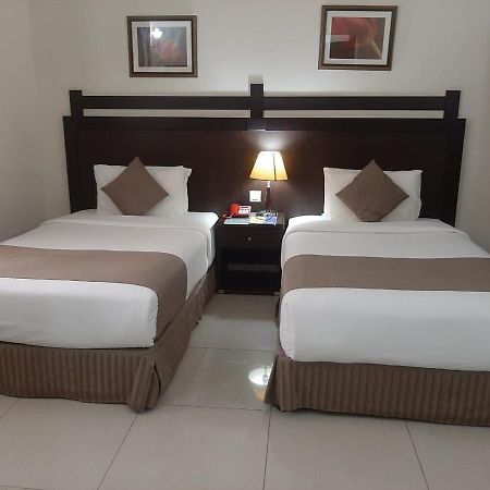 Al Hayat Hotel Suites Шарджа Екстер'єр фото