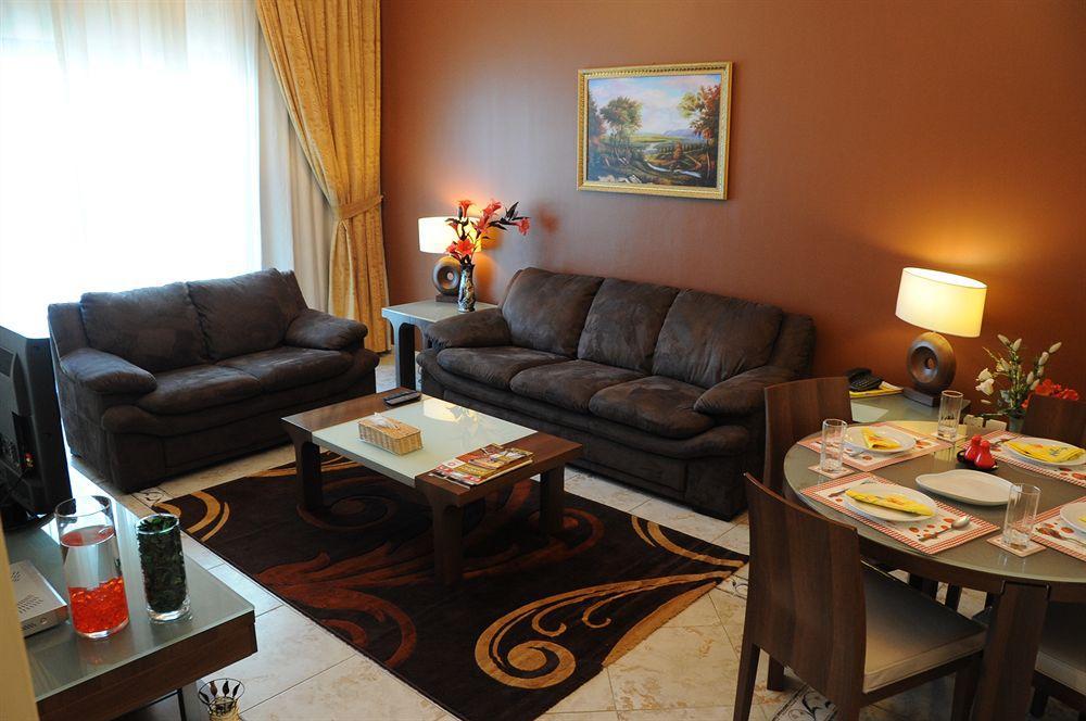 Al Hayat Hotel Suites Шарджа Екстер'єр фото
