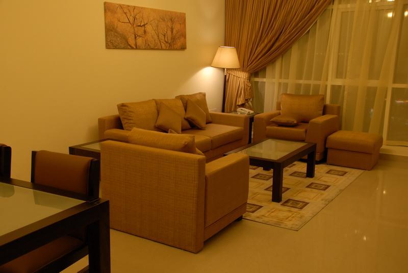 Al Hayat Hotel Suites Шарджа Екстер'єр фото
